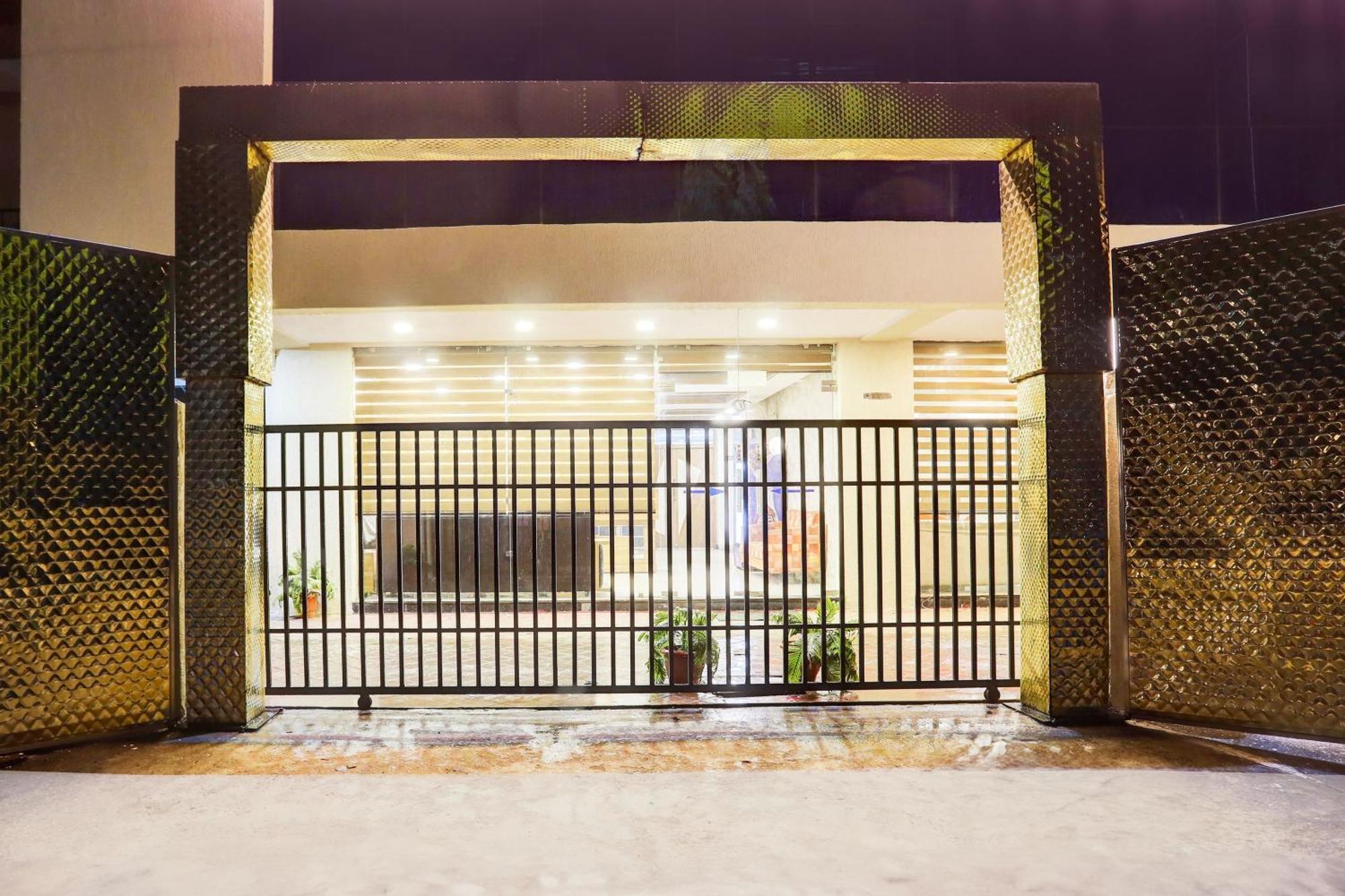Super Townhouse Hoshangabad Road Near Aashima Mall Samarda Kaliāsot Exterior foto
